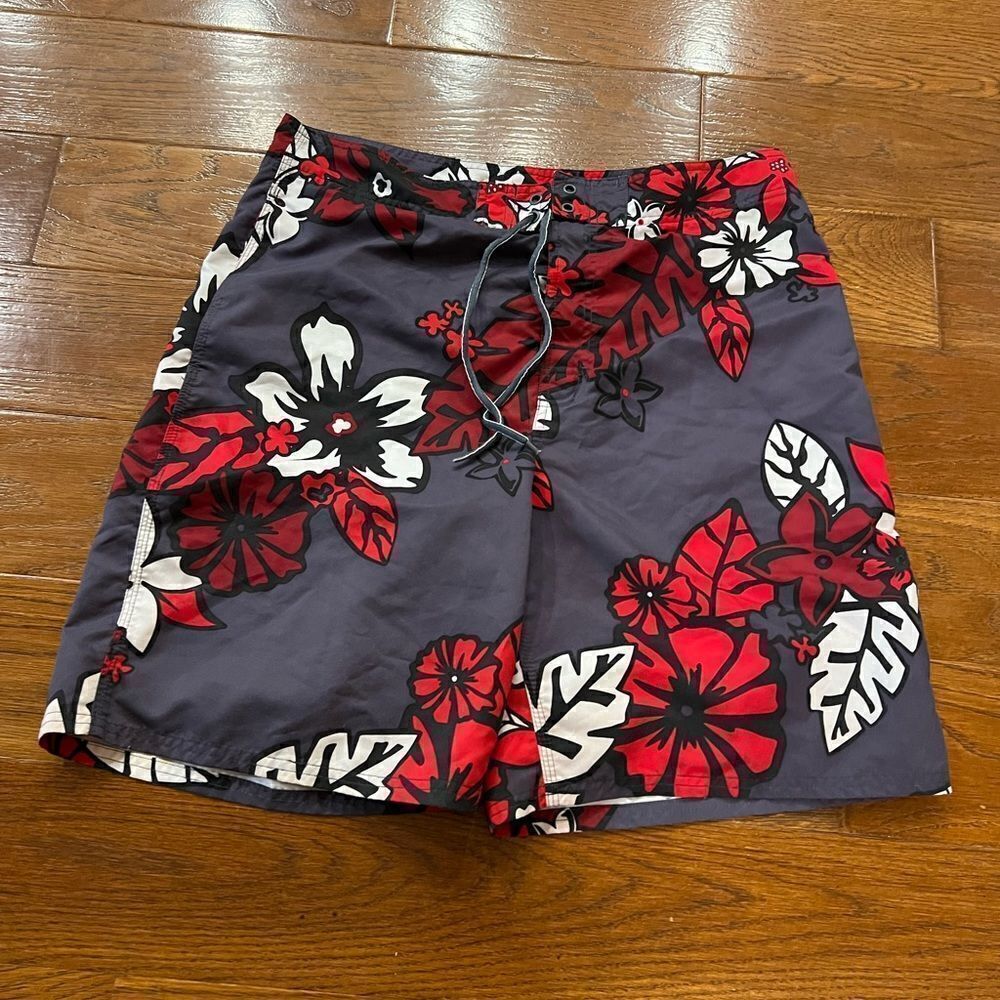 No Boundaries men’s swim trunks gray with red floral print size 34